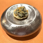 モノリス - ❷アオリイカ、キャビアのタルトレット。