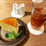 アルカフェ - 愛媛県産レモンのチーズケーキ・アイスティー