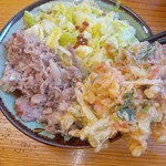 Kurazaki - かけうどん並　肉、天ぷらトッピング