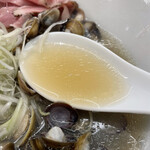 くそオヤジ最後のひとふり - ( ๑⃙⃘ᐢفᐢ๑⃙⃘)و ♪⃜ジンワリ貝出汁スープ