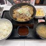 Yoshinoya - 鉄板牛焼肉定食