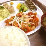 来々軒 - 海老と鶏のチリソース定食¥850