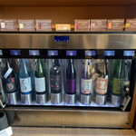 炭平 - 本館ラウンジでの日本酒サービス