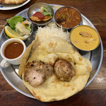 印度料理シタール - ホリデーセット。バターチキンカレー、キーマカレー