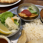 印度料理シタール - サラダとサモサ