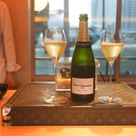 鮨 尚充 - まずはシャンパーニュで乾杯