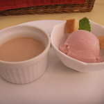 ラパン - デザートはアイスと紅茶のプリン