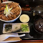 炭火焼豚丼 松風 - 