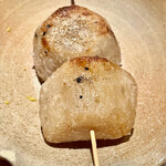 とり茶太郎 - 甚五右ヱ門芋の串焼　山形の伝統野菜だそうです　甘くてねっとりしています