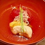 とり茶太郎 - アイコトマトとムネ肉に目葱と茗荷の椀物　こういう料理が素晴らしいクオリティなのも茶太郎の凄いところです
