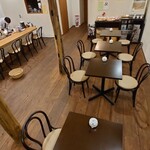いなだ珈琲舎 - 広々店内