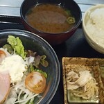 お好み焼みっちゃん総本店 - セット。冷奴は右下のヤツです