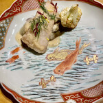 KOTARO Hasegawa DOWNTOWN CUISINE - 五皿目：甘鯛のヴァン・ジョーヌソース　屏風絵を彷彿とさせる景色の良い皿です