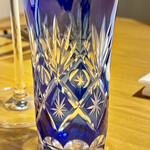 KOTARO Hasegawa DOWNTOWN CUISINE - グラスは江戸切子です　意外な感じがしましたが江戸下町の雰囲気をグラスだけでよく表しているとも思います