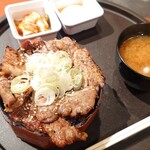 正泰苑 - ランチ焼肉丼（1150円税込）
