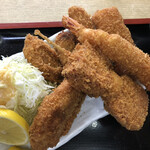 大天 - 料理写真:Bセットのフライ