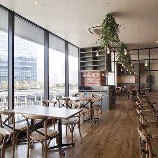 [Strollers can be parked next to the window seats] Recommended for lunch with children◎