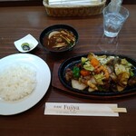 Fujiya - やさい炒め定食