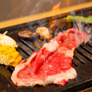 Our recommended dish “Shocking 7 seconds Yakiniku (Grilled meat)”