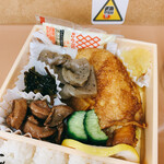 Toge no Kamameshi Honpo Ogino-ya Karuizawa Eki Uriten Shinano Kamameshi Uriten - 鳥もも弁当　税込1050円