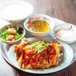 鶏中華 ヤンヤン飯店 - 