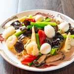 鶏中華 ヤンヤン飯店 - 