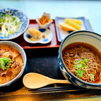 ダイナミックキッチン＆バー 響 カレッタ汐留店  - 十種薬味と選べる小丼セット