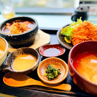 ダイナミックキッチン＆バー 響 カレッタ汐留店  - 桜海老と筍の海老だし麻婆豆腐とアジフライ