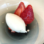 unito - 苺とカモミールジェラート