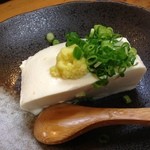 活兵衛 - 重量感のある、しっかりとした豆腐♪