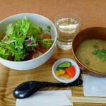 小さな食堂 ヒロ - まぐろサラダ丼 (税込)650円 (2023.03.13)