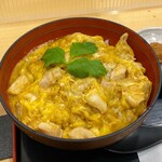 鶏三和 - 名古屋コーチン肉使用の親子丼