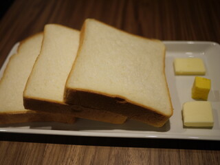 セントル ザ・ベーカリー - バター食べ比べセット1050円+パン1枚追加84円