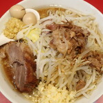 ラーメン二郎 - ラーメン半分＋ニンニク＋ショウガ半分