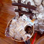 首里そば - ちんすこう（￥30）食後のおやつにどうぞ。屋我地島の塩入りでさっぱり