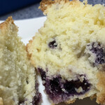 コーヒーとおやつの店 アンドモア - 外側カリッ、内側しっとりの美味しいマフィンです！