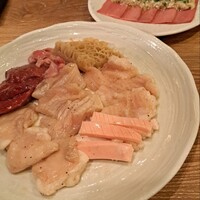 炭火焼肉ホルモン うしごろ 中目黒店 - 
