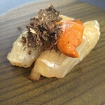プレゼンテ スギ - 〜杉寿司〜　鮃にウニと国産トリュフのトッピング　めちゃ馬