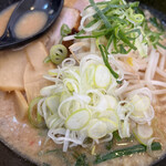 ラーメン コンタス - 長ネギタップリは嬉しい