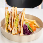 クロカツサン - 【数量限定】黒豚”厚切り”ヒレカツサンド