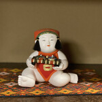 菊乃井 - 手にはお雛様