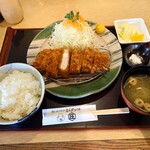 やわらかとんかつ かつ庄 - 特製とんかつランチ　1020円