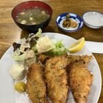Shiihashi Shokudou - 牡蠣フライ定食２０００円。旨味、ミルキーさ、食べ応えと十分で、牡蠣フライを堪能しました（╹◡╹）（╹◡╹）