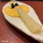 御料理 寺沢 - ホワイトアスパラにキャビアを黄味酢とともに