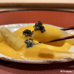 御料理 寺沢 - ホワイトアスパラにキャビアを黄味酢とともに