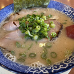 博多ラーメン鶴亀堂 - 博多ラーメン　720円