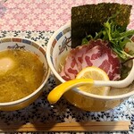 ベイビーマルソン さくら麺菓 - 生ハムを直前で切り分けており、メチャクチャ濃厚な味わい