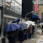 Gyokuseiya - 平日の開店1時間前、雨が降って寒くてもこの並び