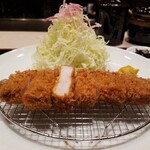 加藤牛肉店 小川のうに - ロースカツ定食　1,800円　 ロース約100g﻿ 