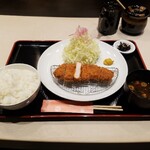 加藤牛肉店 小川のうに - ロースカツ定食　1,800円　
            ロース約100g
            